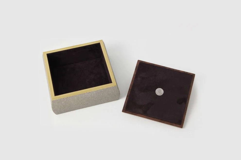 Sophie-taupe-shagreen-box-5-(1).jpg