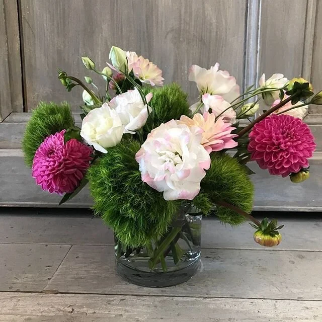 Happy Dahlias .
.
#savaleflowersantiques #dahlias #flowers