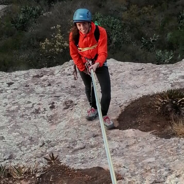 Rappelling La Peña de Bernal