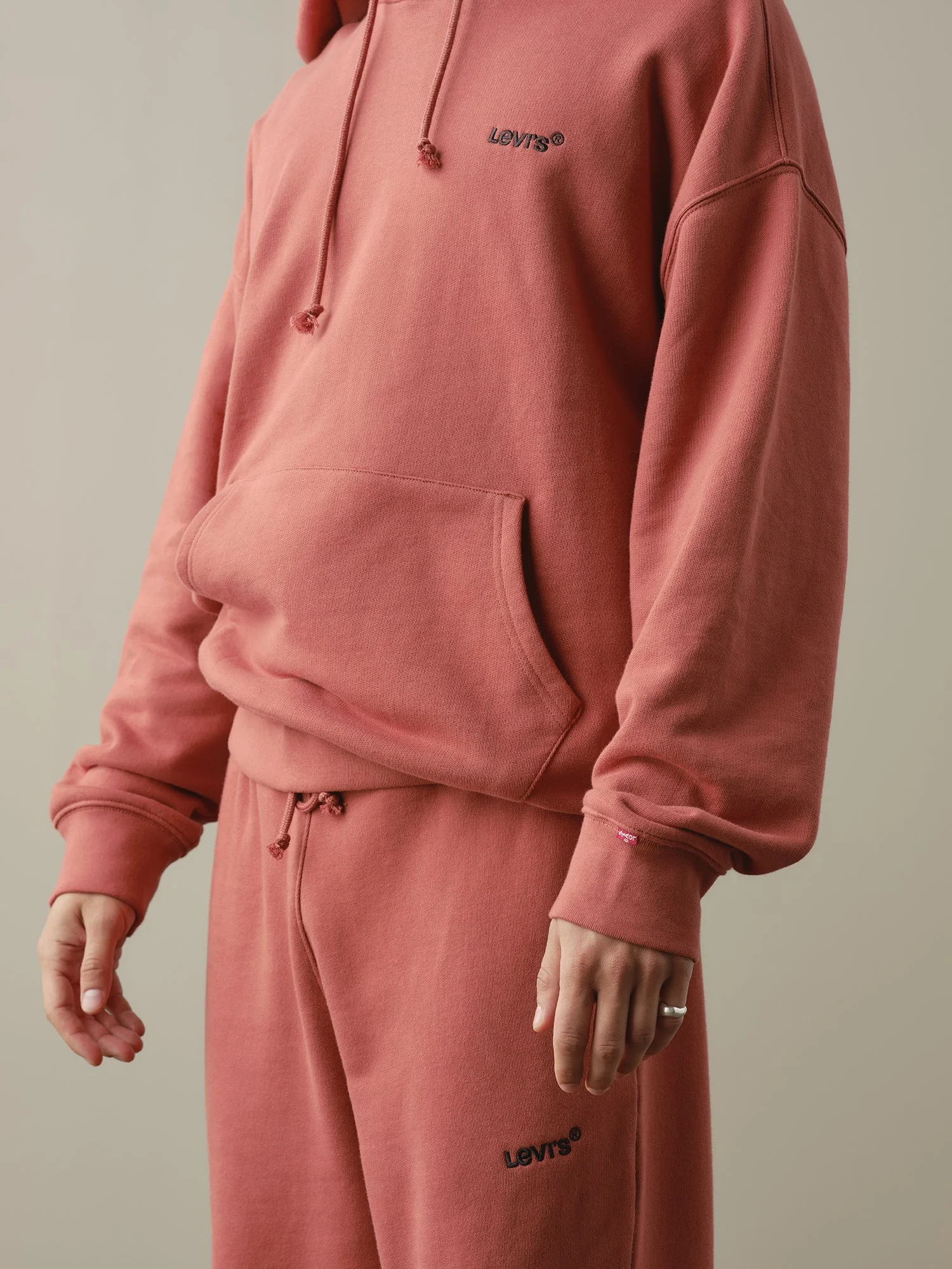 H2_21_FLA_D1_T2_M_211_Jogger_0215.jpg