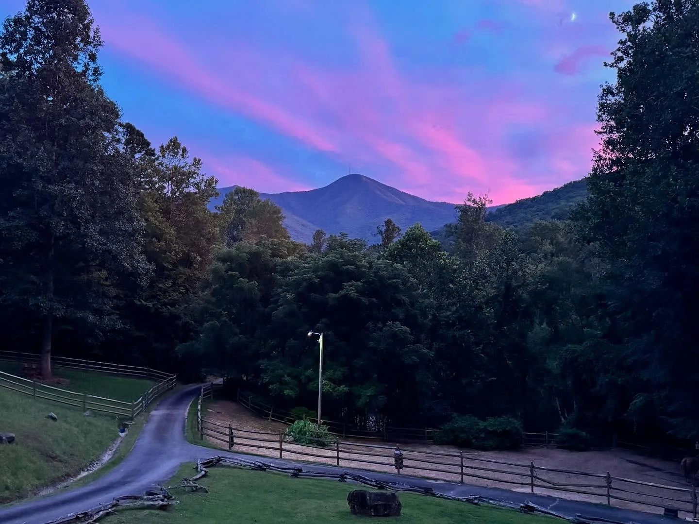 Sometimes, the light is just right&hellip; This was one of those nights&hellip;

#voiceovervalley