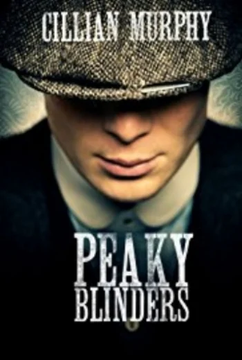 Con cuatro temporadas, Peaky Blinders , es una serie inglesa que se estrenó en 2013. Cuenta la historia de una familia de criminales, los Peaky Blinders , que dominan la cuidad de Birmingham y sus alrededores. Gracias a su aspecto cinematográfico, a la complejidad de sus personajes, a la impecable interpretación de los actores, así como por un soundtrack voluntariamente anacrónico, ya es considerada una serie de culto. www.netflix.com