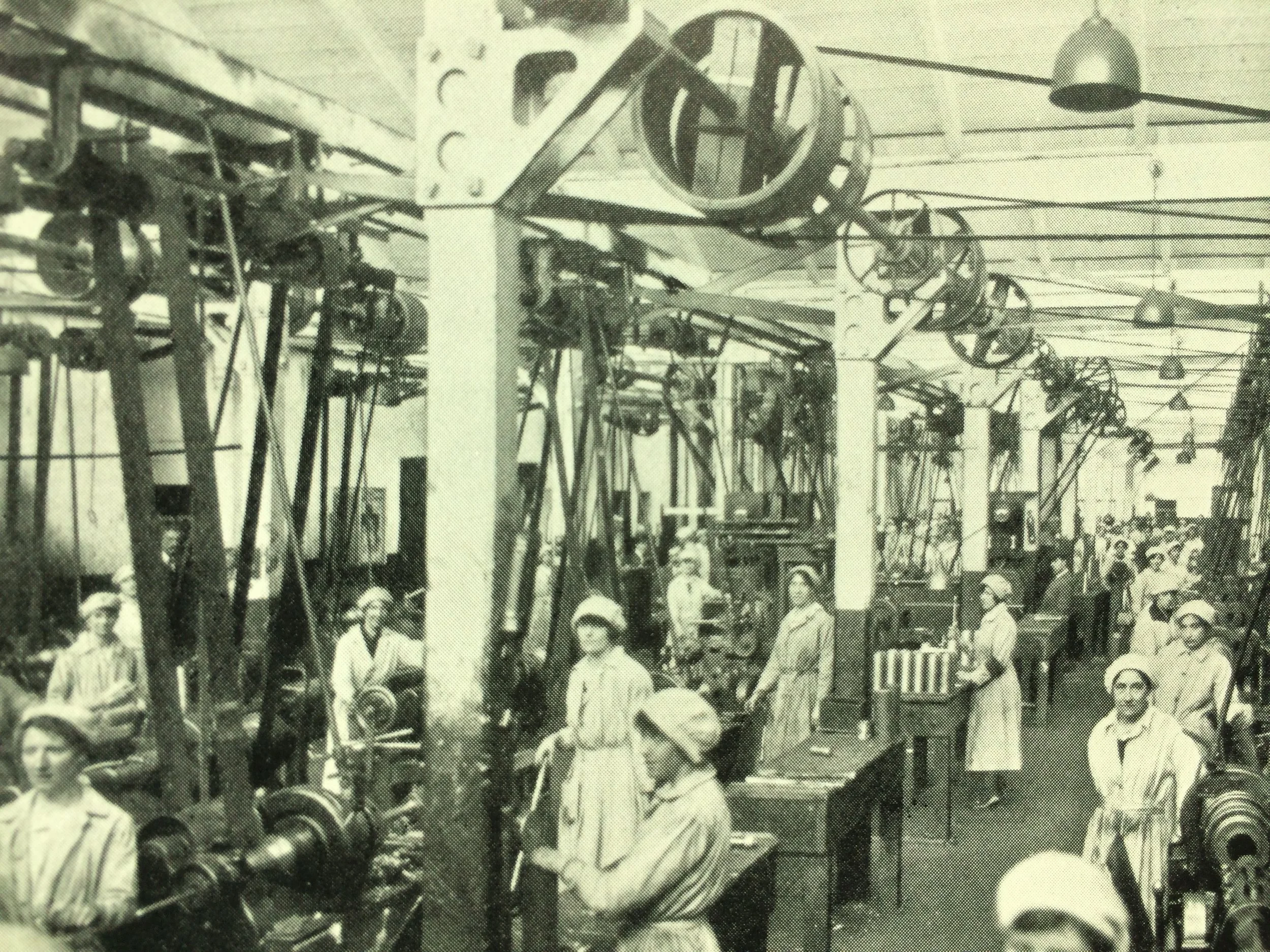 dublin dock workers dublin shell factory.JPG