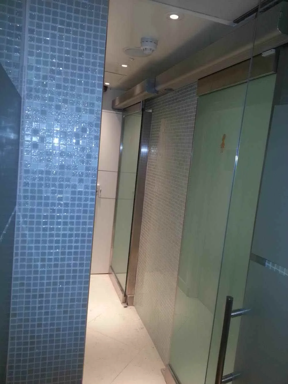 AUTOMATIC GLASS SLIDING DOORS LONDON 4.jpg