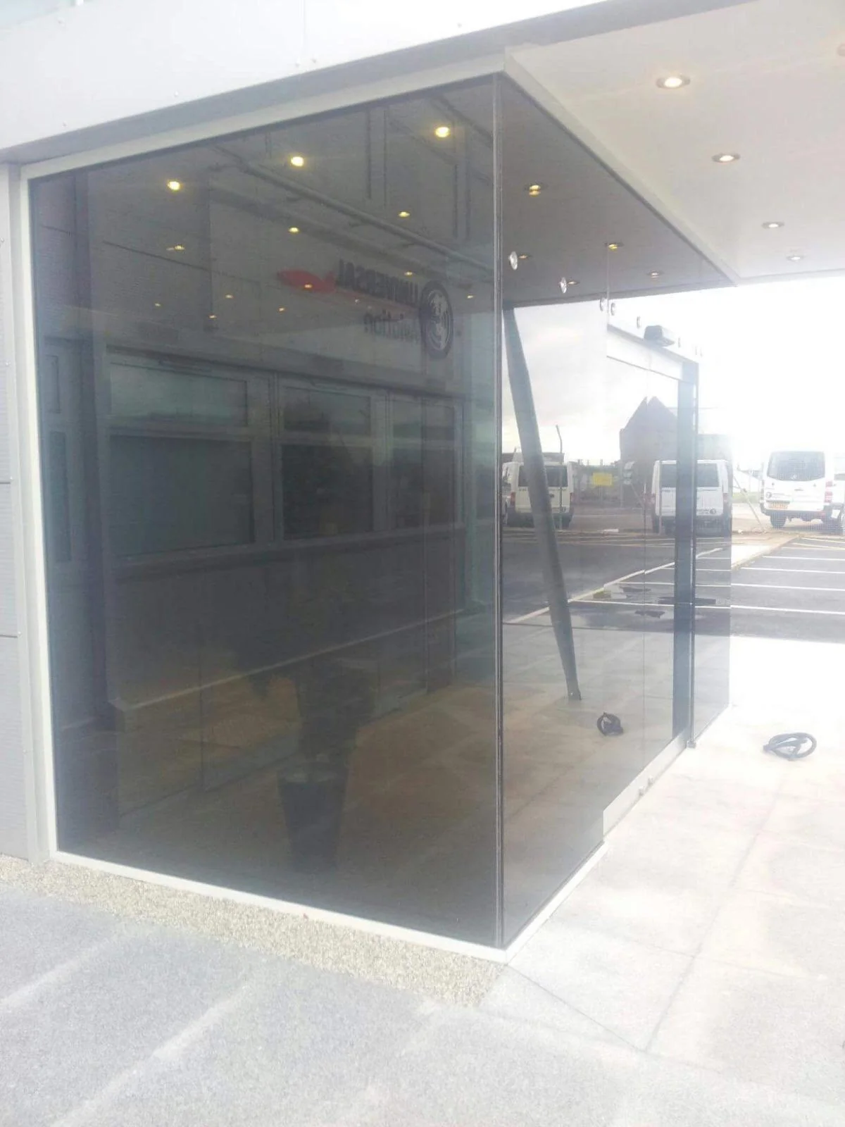 AUTOMATIC ENTRANCE DOORS.jpg
