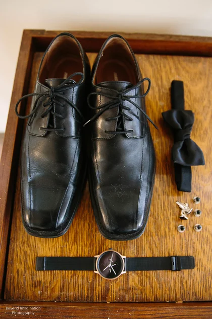 The accesories of the groom