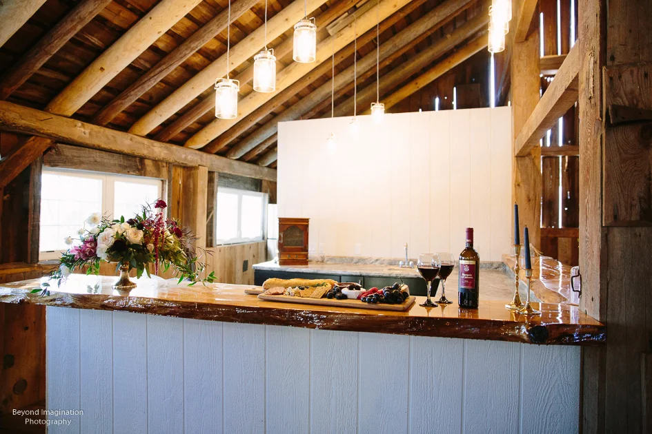 Exquisite bar arrangement