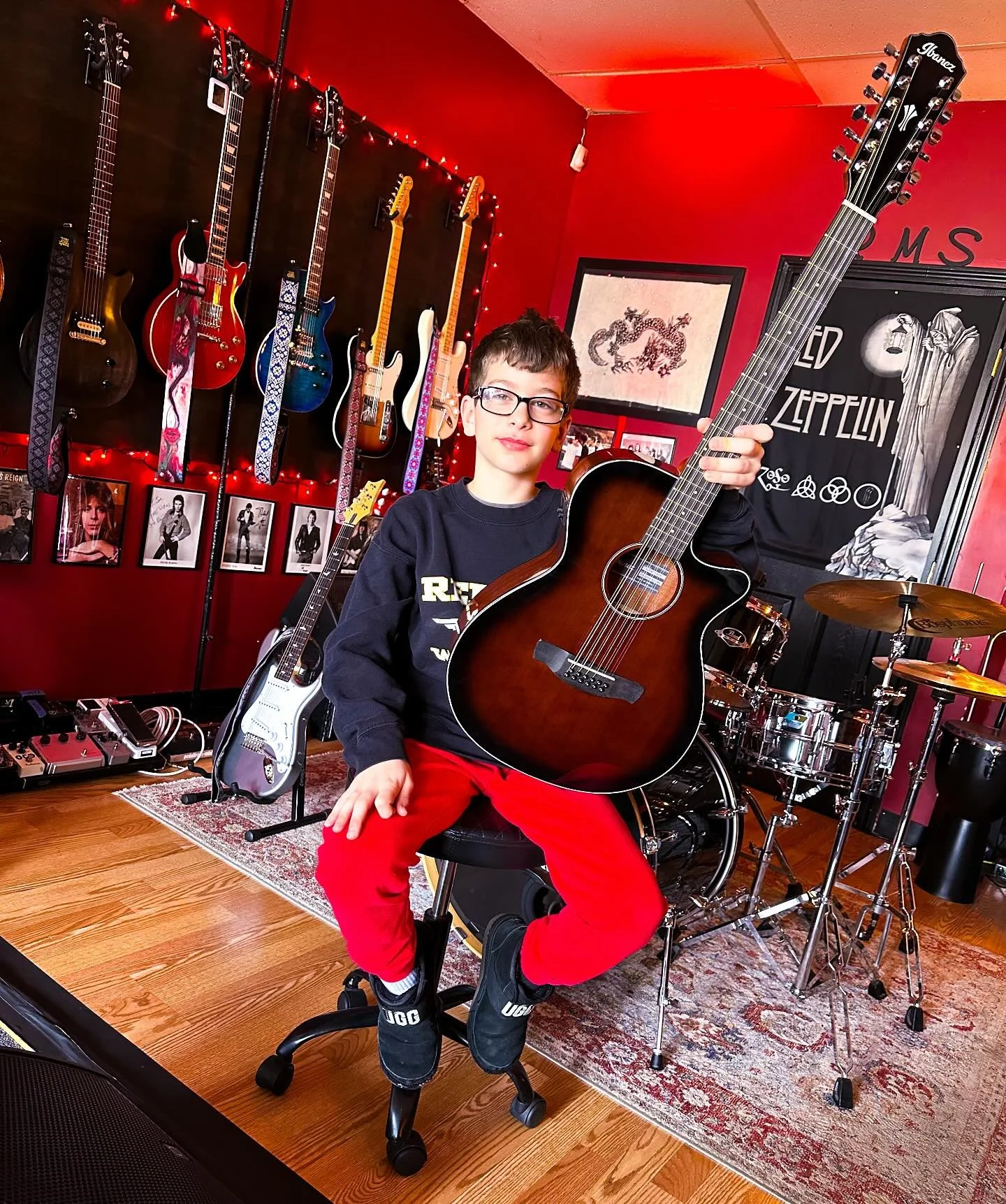 Ryan got an Ibanez-12 string for his birthday! Learning a Led Zeppelin song seemed perfectly fitting! 

-Be an Artist