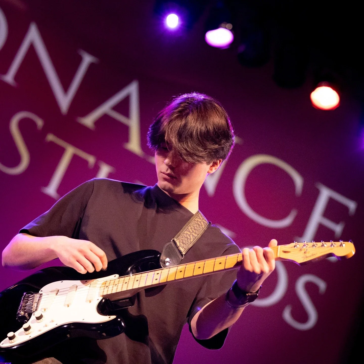 Nolan playing, 'Petals,' by Hole. Great vibes as we were bringing back the 90's! I had an amazing time playing drums with this lineup. Thanks, Nolan, for picking Hole-which is now classic rock. 🤘

📸 @thruthewyldeglass 

-Be an Artist