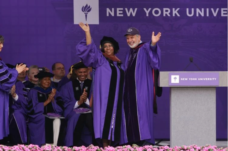commencement_arethafranklin.JPG