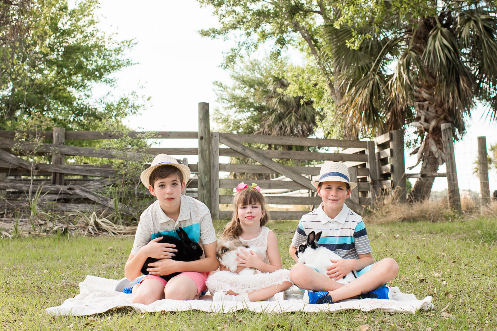 easter-photo-sessions-children-animals-02-5.jpg