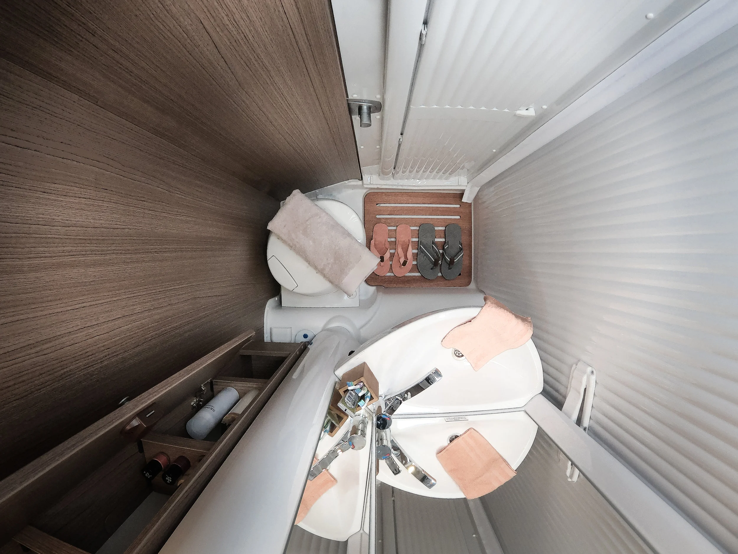 A461_INTERIEUR_GOPR1845_Bad.jpg