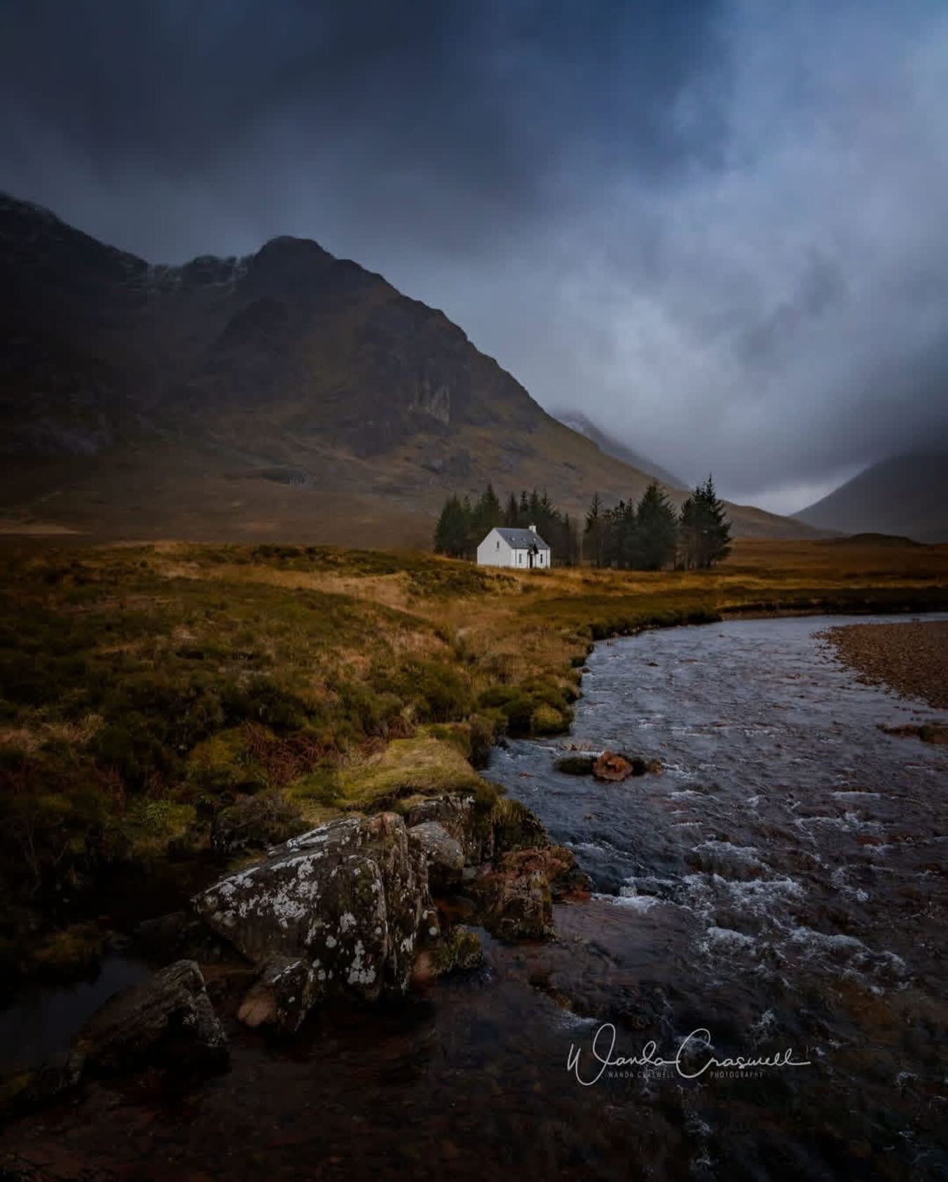 One minute, pouring with cold windy sideways rain, next minute, a short break in the skies&hellip;.it&rsquo;s all part of the fun in the wilds of Scotland! The trick is, be prepared, and be ready to jump out of the car. Lots of lens cloths, keeping y