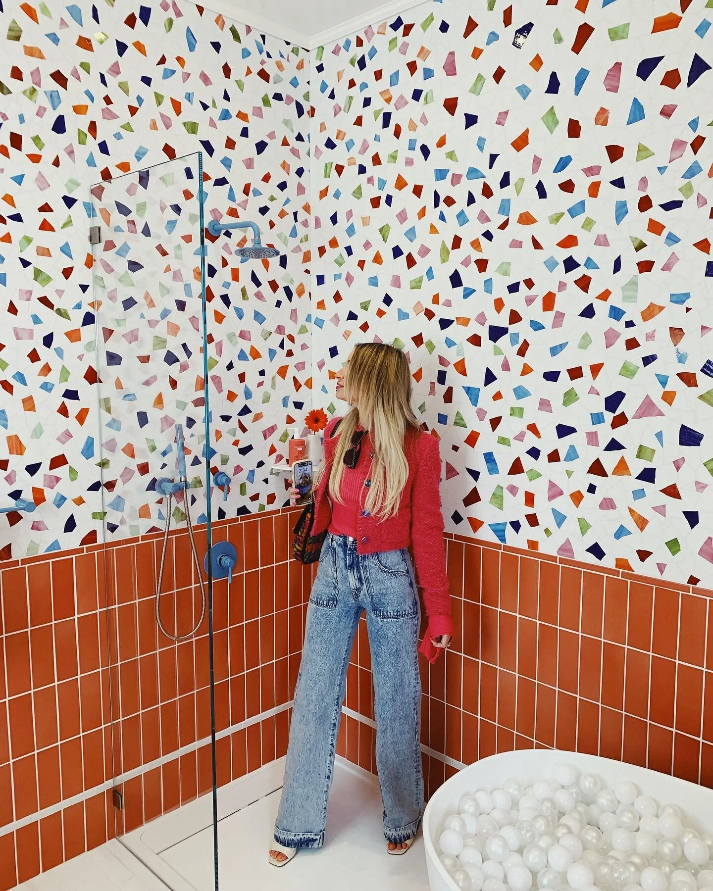 @sfshowcase photo dump // my three favorite spaces:

Dining room: @chromasf (my favorite space in the home. The ombr&eacute; paint in person was unbelievable.) 

Master Bedroom by the one and only @tineketriggs (inspired by the light fixture and crys