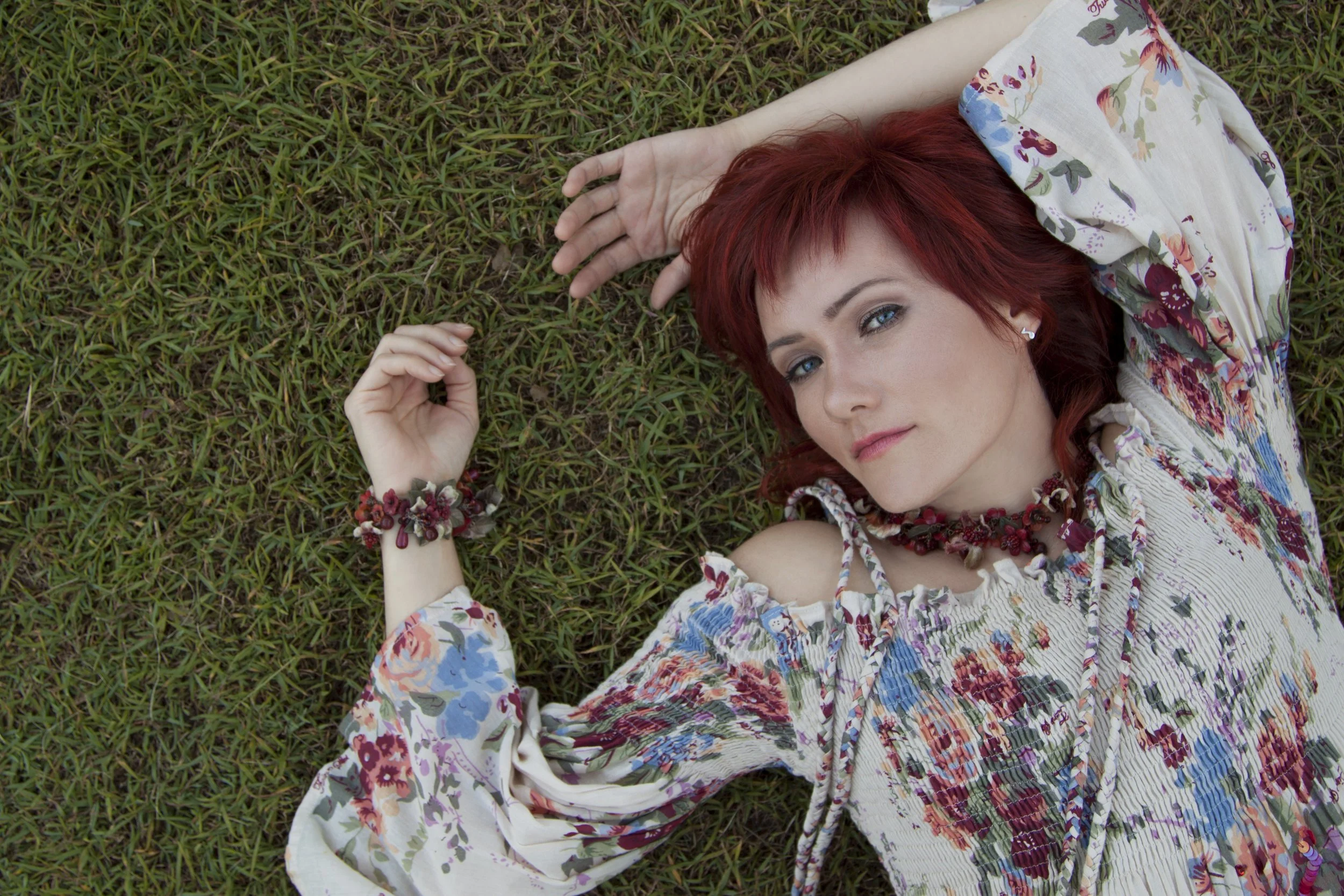 Innessa releases spellbinding new alt folk track, 'Golden Wreath'