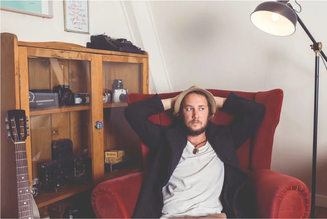 Sunshine Coast blues/roots musician Dan Horne releases new single”To the Sea” ahead of third Australian tour.