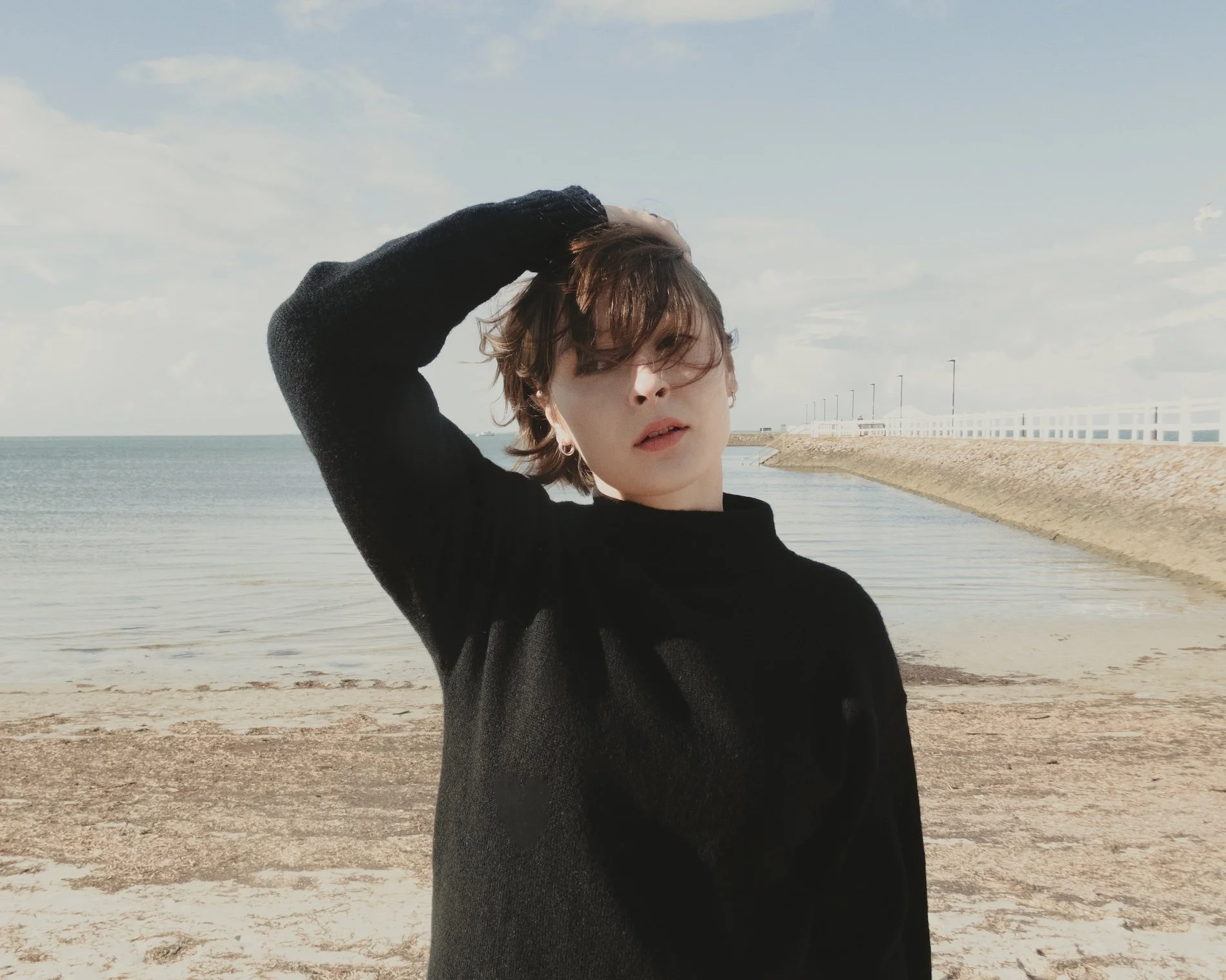 Lottie McLeod unveils timeless, searing new single, 'Sunburnt' and announces The Boat House EP