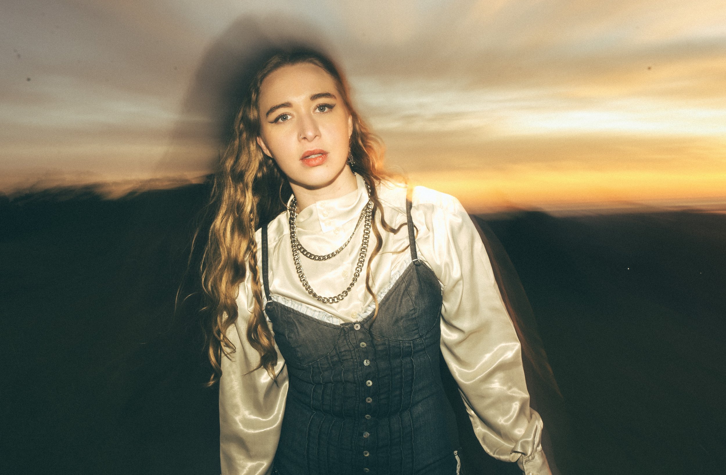 My Chérie returns with epic, cathartic folk-tinged alternative single, '5 Years'
