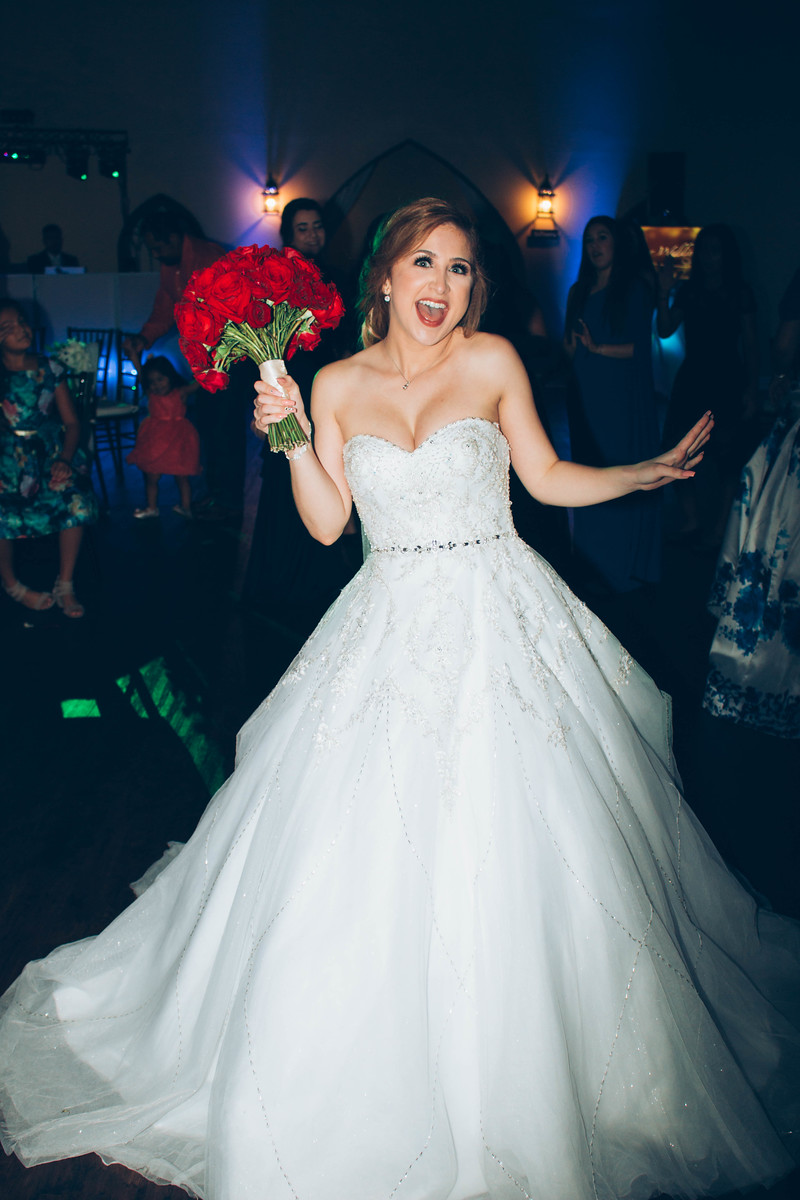 Bouquet Toss-1-X3.jpg