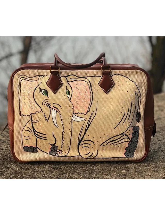 Indian Elephant &amp; Pariah Kite Plume coming up for auction with @haluxury on April 28th! - 🐘🦅
-
#hermes#plume#hermesplume#paintedbirkin#hermesaddict#hermescollector#hermesvintagw#style#fashion#fun#nyc#elephant#pariahkite#instamood#instagood#bago