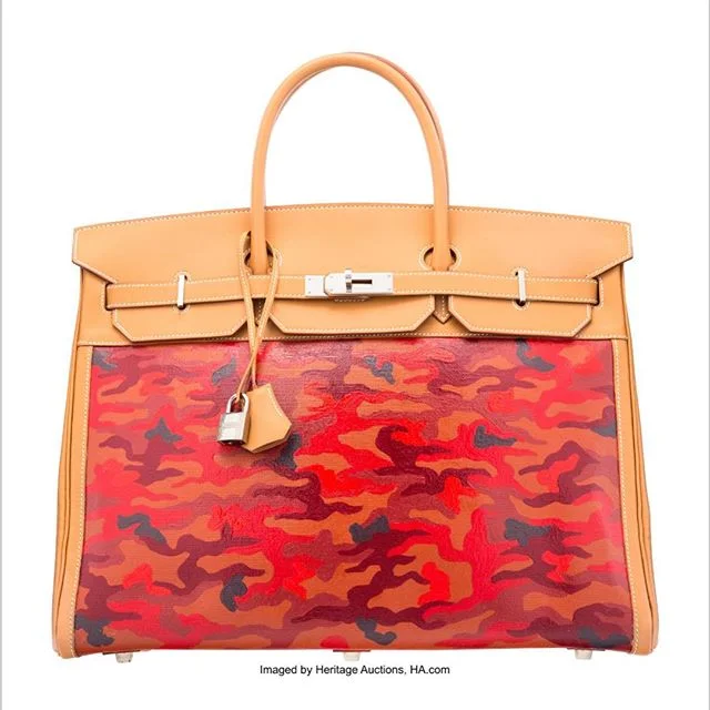 Birkin en Fuego! 🔥 40cm Fire Camo Birkin coming up@for auction with @haluxury on 2 hours! - check the auction tab on my site for more!
-
#hermes#birkin#birkin40#hermesbirkin#camobirkin#paintedbirkin#camo#camouflage#fire#fun#summer#nyc#style#fashion#
