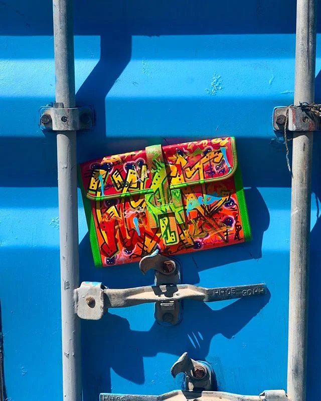 &ldquo;We make out of the quarrel with others rhetoric, but of the quarrel with ourselves, poetry&rdquo; - W.B Yeats 💙
💥 Graffiti Jige 💥 available with @janefinds -
#hermes#jige#hermesjige#gaffiti#hermesgraffiti#art#style#fashion#handbags#paintedb