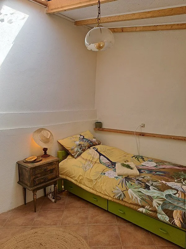 mandala-room-a-quinta-simple-cozy-room-portugal.jpg