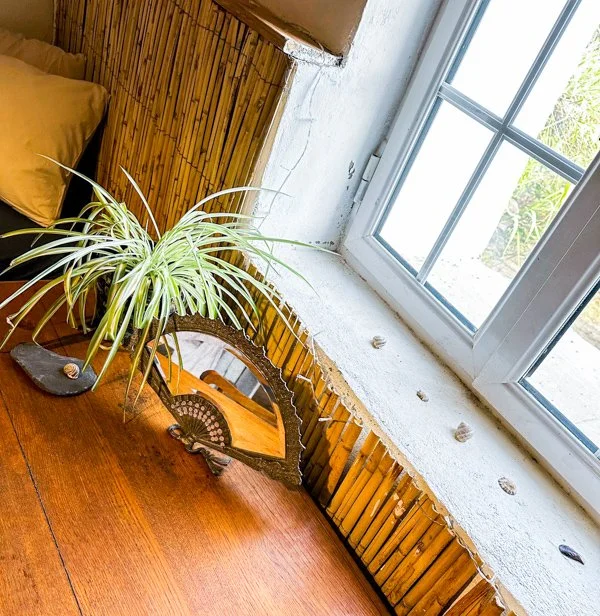 flores-shared-house-offgrid-digital-nomads-desk.jpg