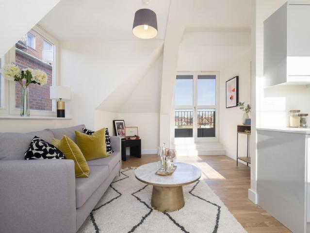 1_bedroom_flat_for_sale_in_new_zealand_avenue_walton_on_thames_surrey_kt12_london_9070088548432496860.jpg
