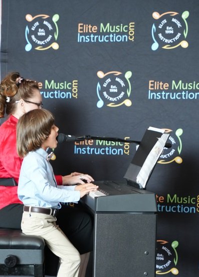 piano teacher teaching piano lessons in Miramar florid