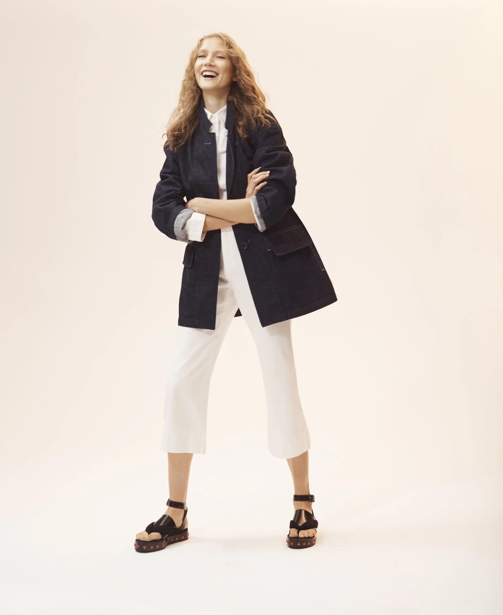 <a href="http://www.elle.com/fashion/shopping/a43550/christophe-lemaire-uniqlo-u/" target="_Blank">ELLE</a>