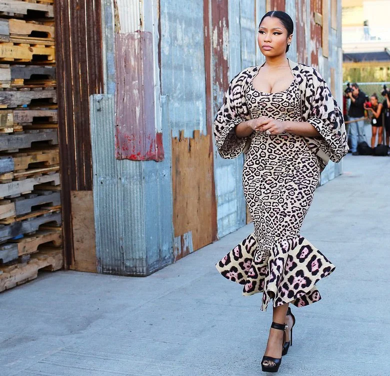<a href="https://www.vogue.com/article/nicki-minaj-end-of-year-2015" target="_Blank">VOGUE</a>