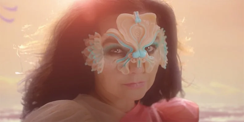 <a href="http://pitchfork.com/thepitch/1509-bjorks-words-of-wisdom-on-technology-multitasking-and-collaboration/" target="_Blank">PITCHFORK</A>