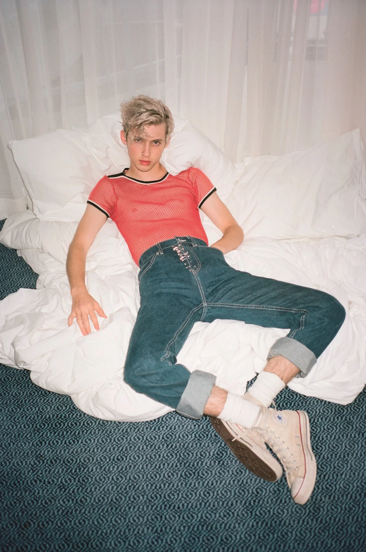 <a href="http://www.dazeddigital.com/music/article/39346/1/troye-sivan-boy-erased-new-album-interview" Target="_Blank">DAZED & CONFUSED</a>