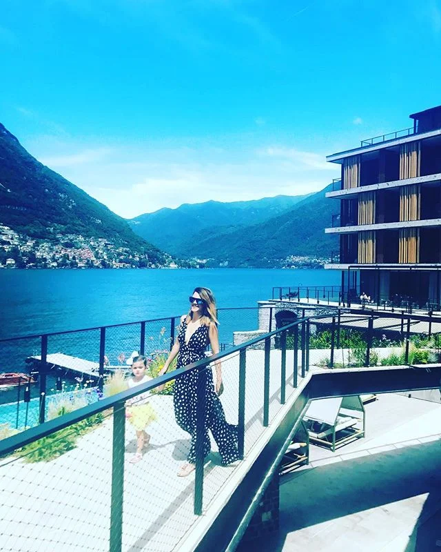 @ilsereno is the perfect lakeside retreat to grab a Michelin star lunch with baby. They have an amazing kids menu and an assortment of activities to keep baby busy. #heyjetsetbaby #lakecomo #comobaby #ilsereno