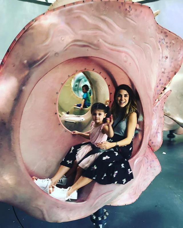 @seaglasscarousel is a must see and do. We've gotten into a routine of visiting a carousel every Sunday, and NYC has many to choose from. This one tops them all. #heyjetsetbaby #carousel #seaglasscarousel #batterypark