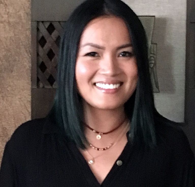 Mia Crayon Hair Stylist
