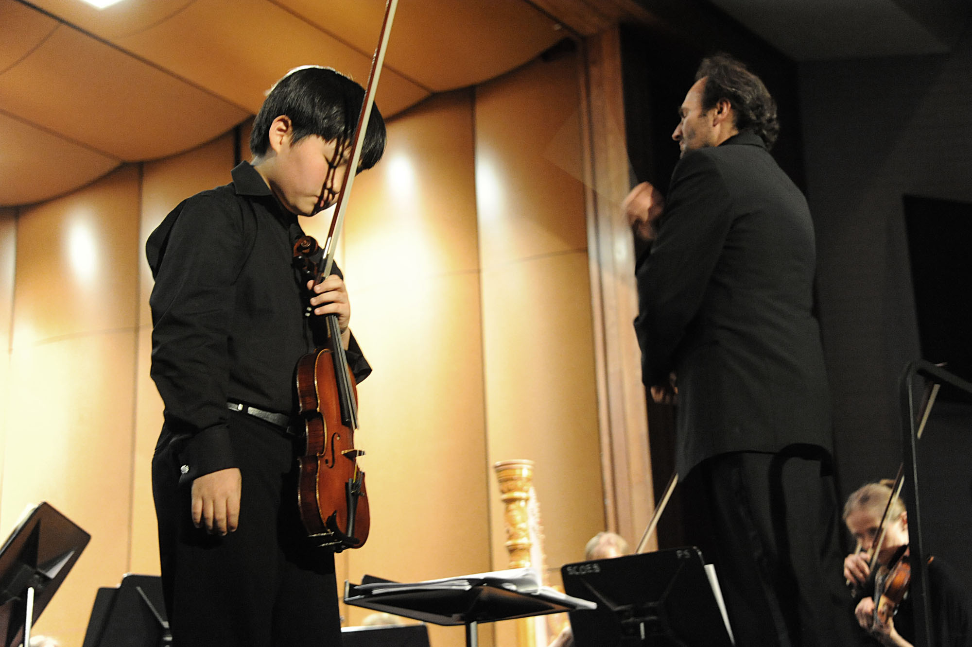 Violin prodigy plays with New Britain Symphony