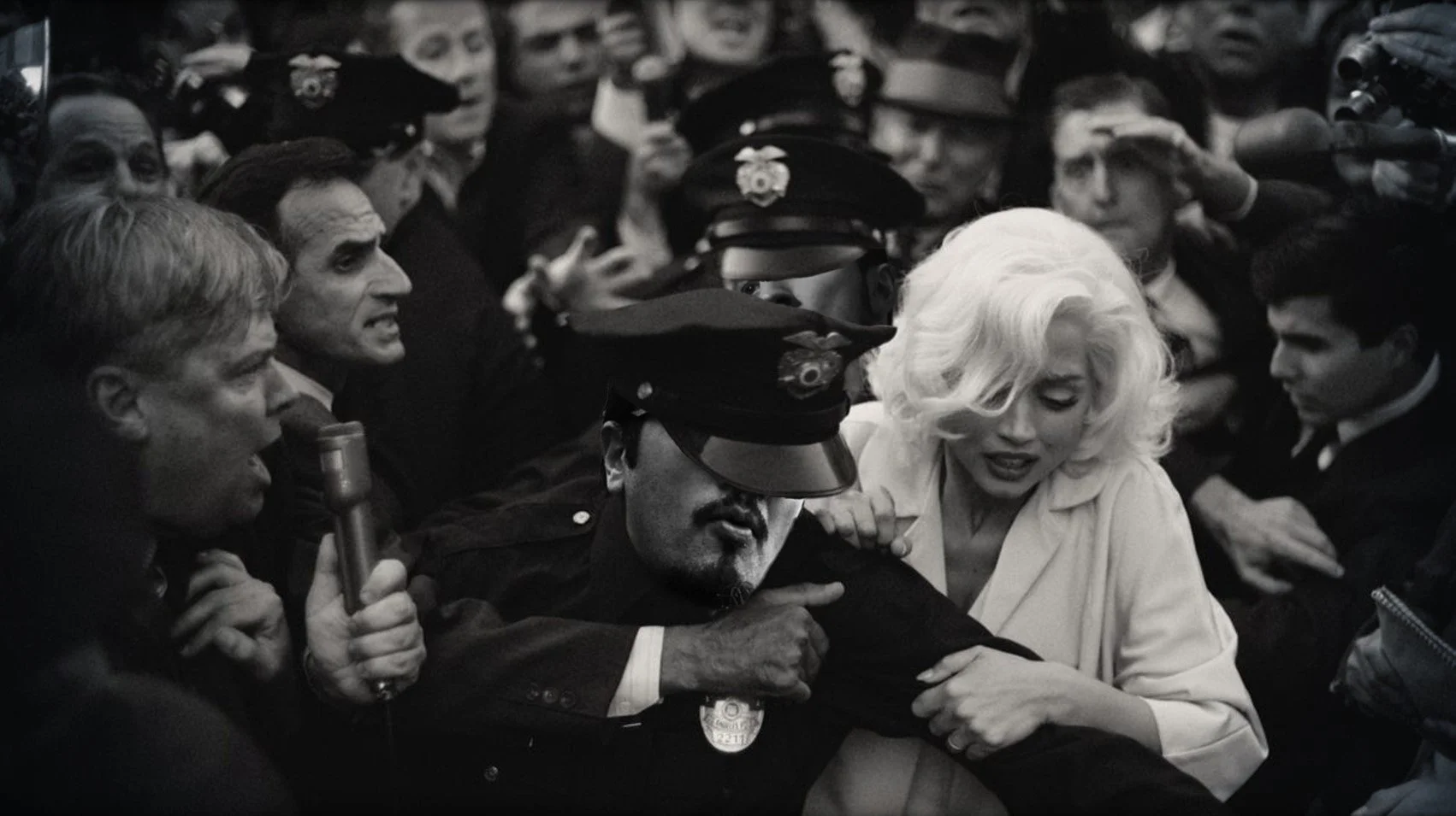 396 - Blonde
