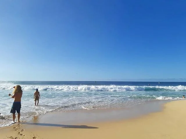 We were lucky to witness day #2 of the 2020 Billabong Pipe Masters. Incredible waves, talent and beauty. 
#banzaipipeline #northshore
