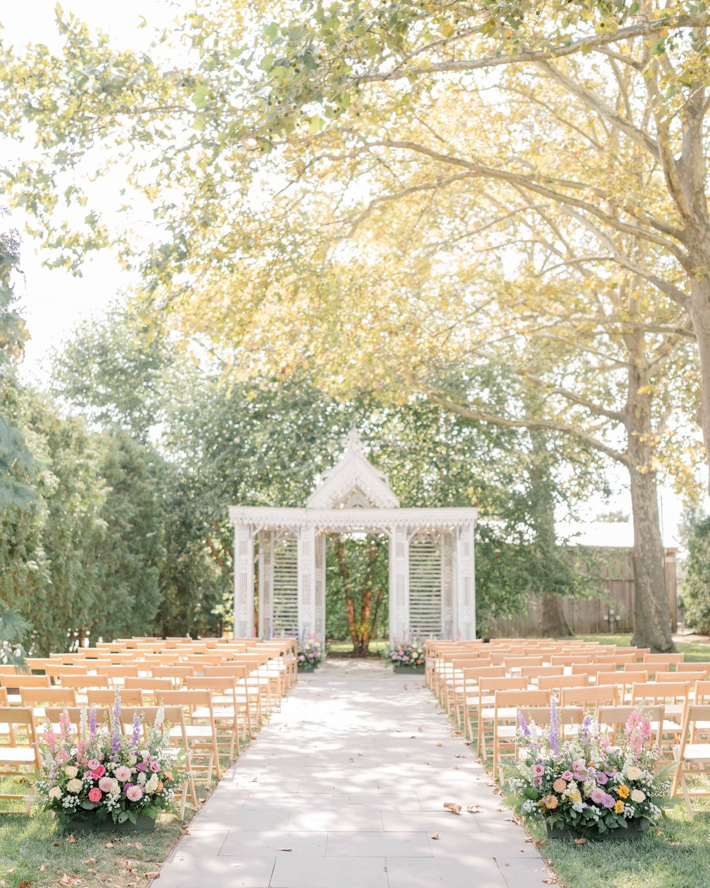 One of the dreamiest ceremony locations I&rsquo;ve ever photographed ✨