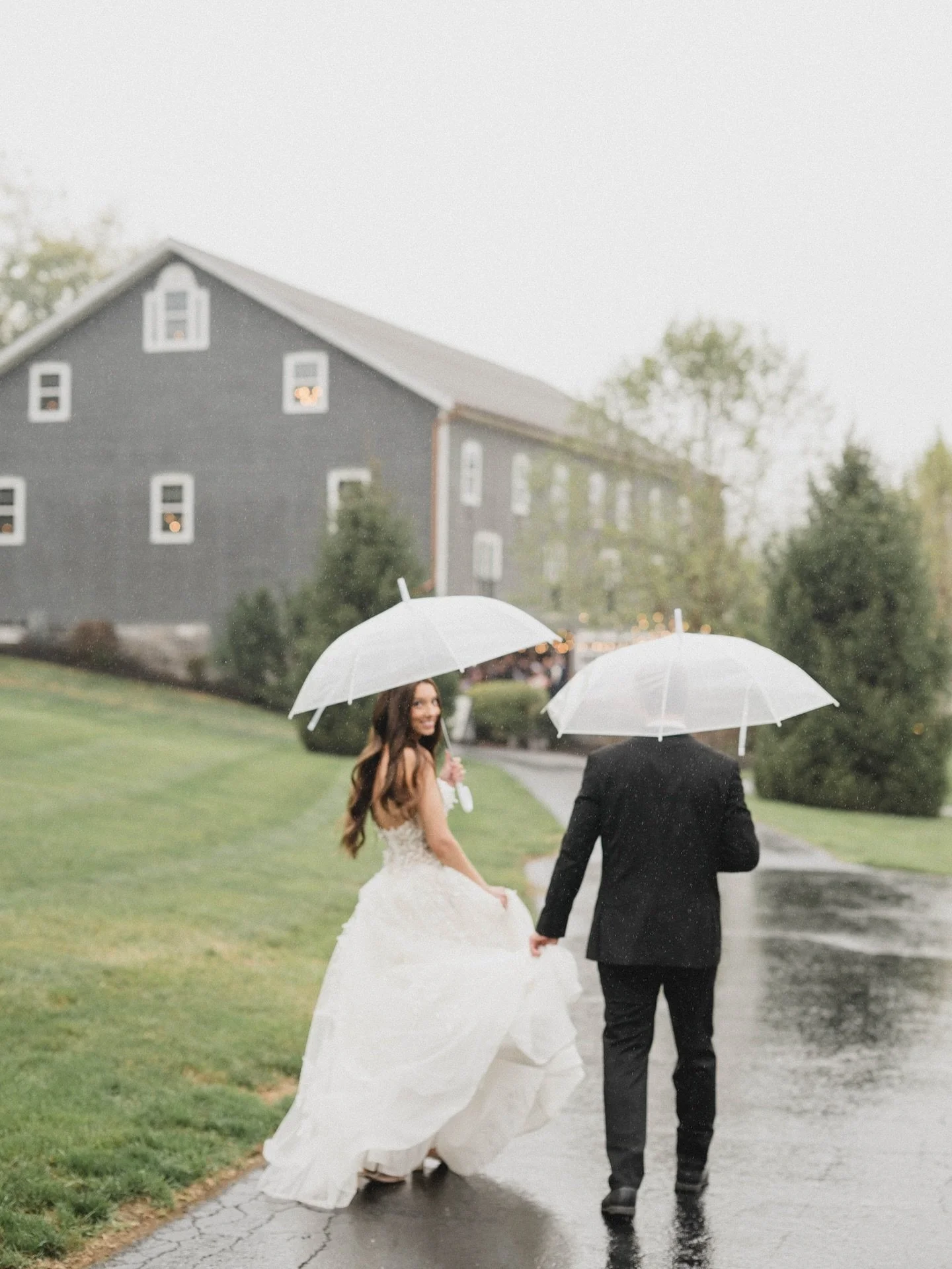 Cheers to the Kaschaks
10.11.2025

@historicashland 
@alyssabuntonphoto 
@mkupthebeautystudio 
@everyone_deserves_flowers 
@su.wedding.films 
@rettewscatering 
@mixedupproductions