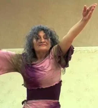 Helene-Jeanne Levy Benseft is the inspiring Director of the School of the Mediteranee in France. She has collaborated on many projects at the inception of Biodanza and she has travelled widely giving her magnificent workshops.