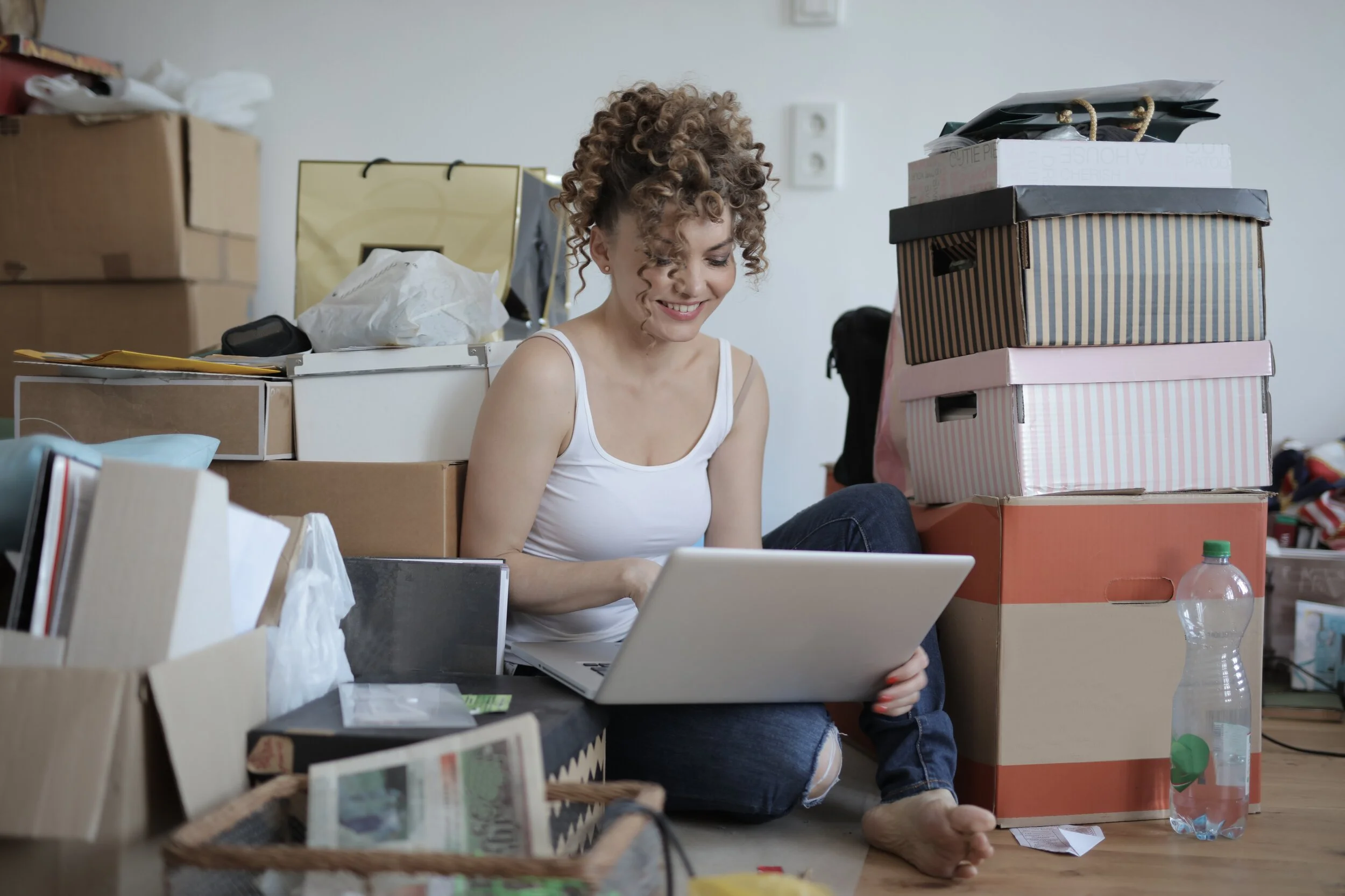 How Decluttering Can Help Your Love Life And Finances