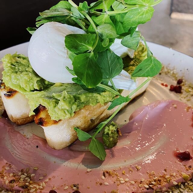 A canteen favourite 
Smashed avo | poached eggs | grilled Turkish | beetroot yogurt | pomegranate | pistachio dukkah
