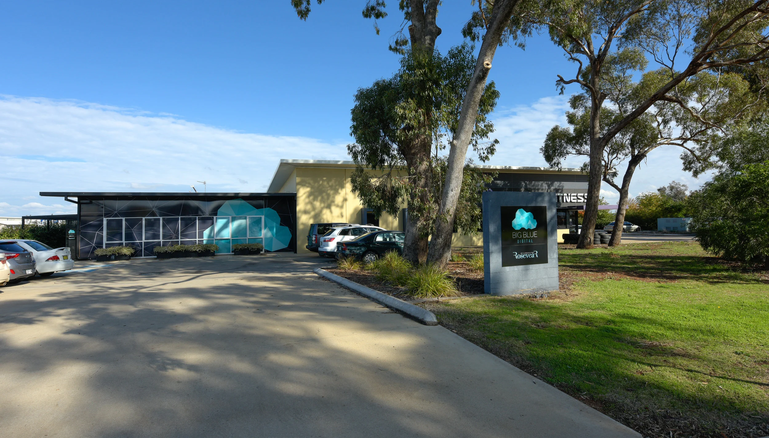 1 Commercial Avenue