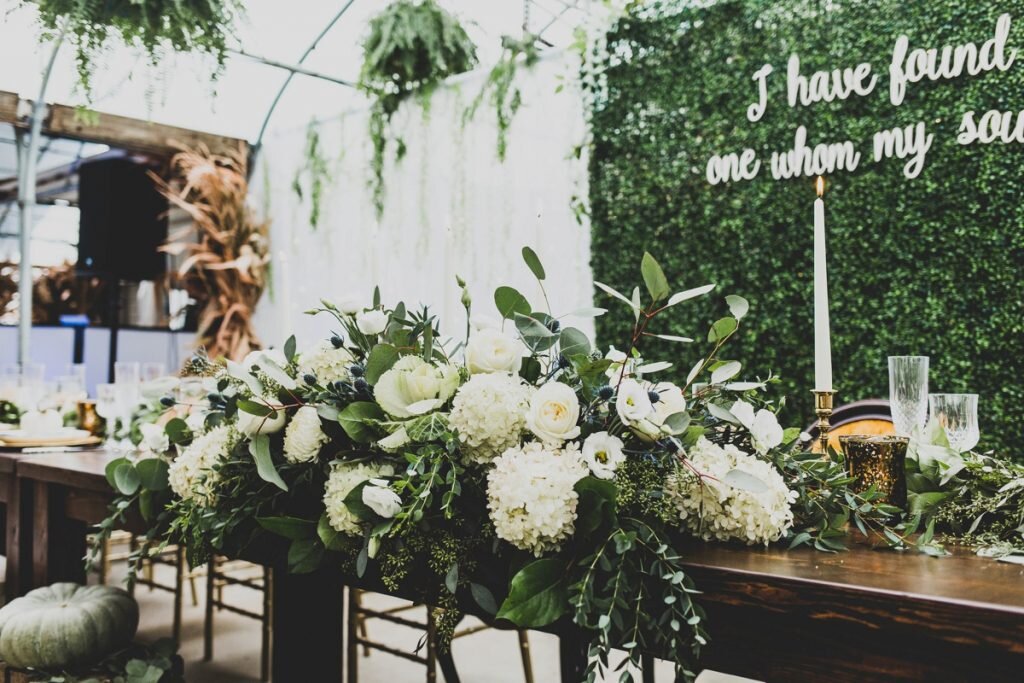 Burgh_Brides_Pittsburgh_Wedding_Elegant_Greenhouse_Wedding_Simmons_Farm_4840-1024x683.jpg