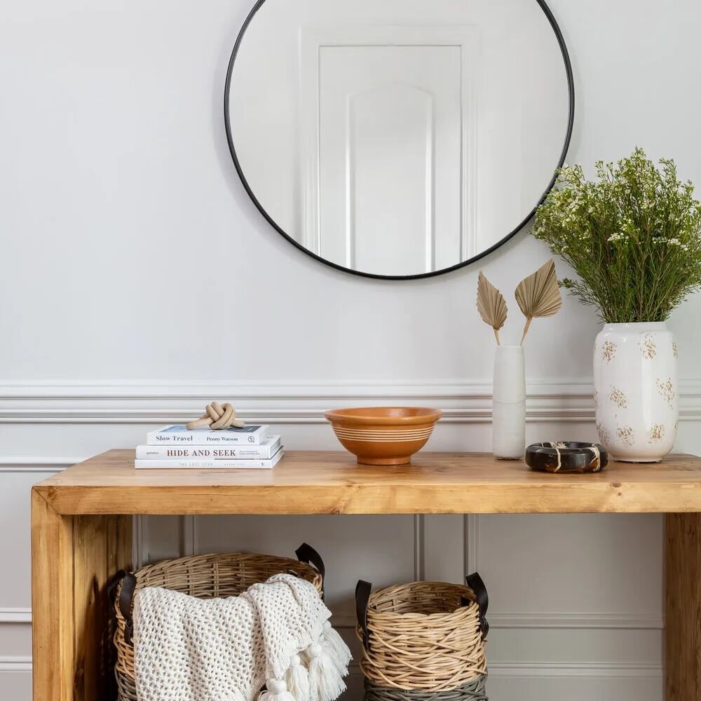 Our popular wood waterfall console table. Nothing is more beautiful than the loveliness of natural wood.&nbsp;
&nbsp;.

Interior Design + Styling:  Alyse Eisenberg l &nbsp;@studioalyse
📸:&nbsp;@laurasumrak
Custom Wood Table:&nbsp; @pennrustics
.&nbs