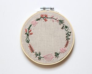 Flower wreath - embroidery pattern