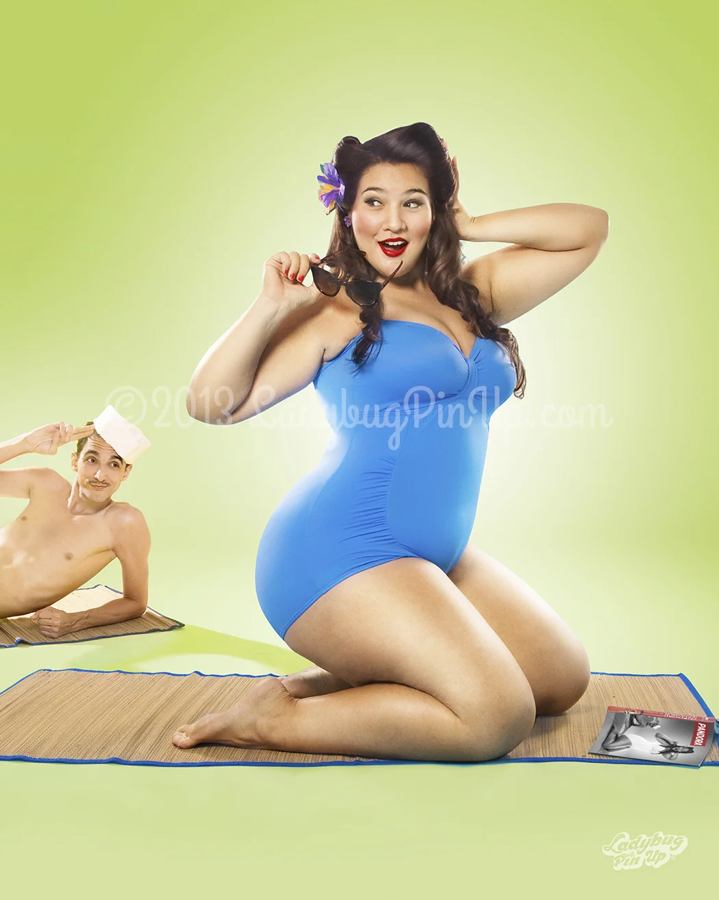 En este álbum están recopiladas algunas imagenes de las sesiones de mi estudio Ladybug Pin-Up . Ninguna de las personas retratadas son modelos. 